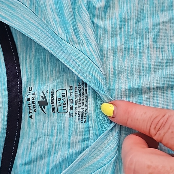 4 Boys Tank tops 10-12 - Picture 8 of 9